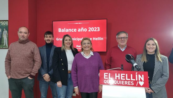 El PSOE acusa al PP de haber vivido de las rentas