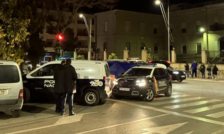 Aparece un hombre muerto en la plaza de Santa Ana de Hellín