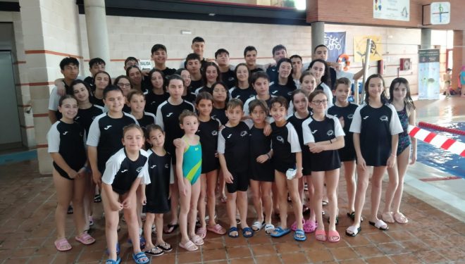 La natación en Hellín marca el regreso del Deporte Escolar en Castilla-La Mancha