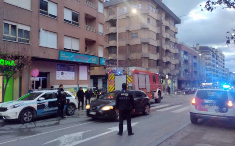 Desalojado por un incendio un edificio en la Gran Vía de Hellín
