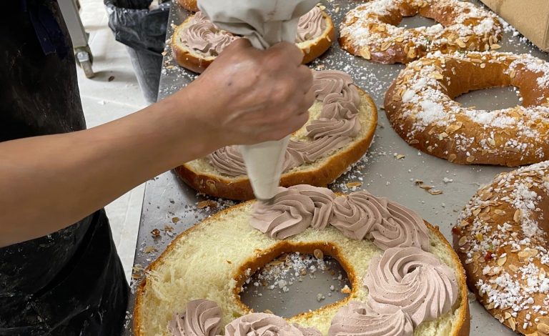 Salva, el virtuoso de los dulces, hace de Tobarra la capital del Roscón de Reyes