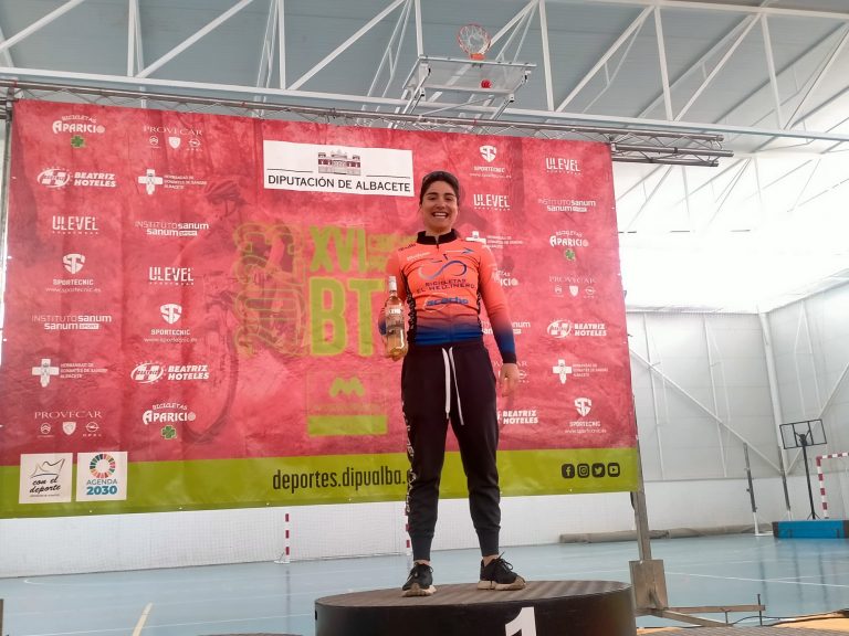 Lucía Navarro arrasa en la prueba BTT de Pozo Cañada, consolidando su dominio en el circuito