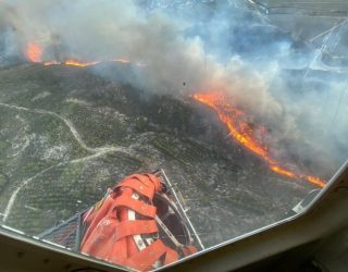 Incendio forestal en Las Minas, en el límite de Murcia y Albacete