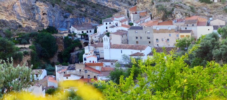 La Guardia Civil de Molinicos investiga una estafa de 6.000 euros a través de Internet