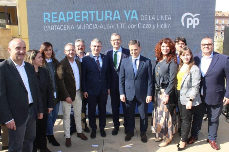 Representantes del PP reivindican la reapertura de la línea ferroviaria entre Chinchilla y Cartagena