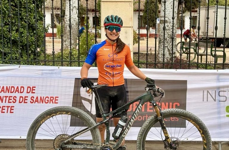 La hellinera Lucía Navarro vence en la prueba BTT de Madrigueras