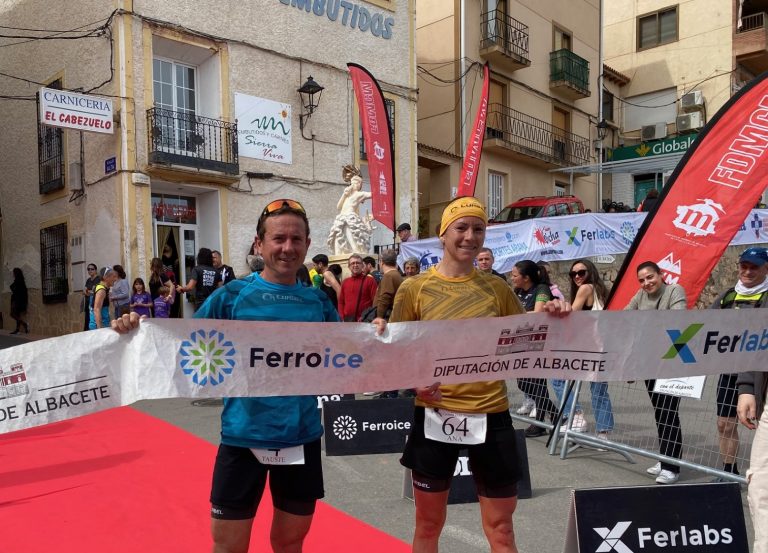 Los hermanos Tauste Galera, Francisco y Ana, mantienen su dominio en el Trail de Bogarra