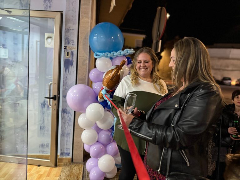 Inauguración de Nudos, una nueva peluquería canina en Hellín