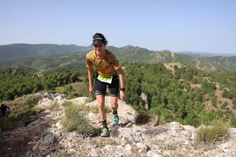 Los hellineros Ana y Francisco Tauste, en el podio del Trail de Peñascosa