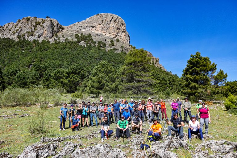 Éxito rotundo en la ruta de senderismo “Piedra del Cambrón” en Villaverde de Guadalimar