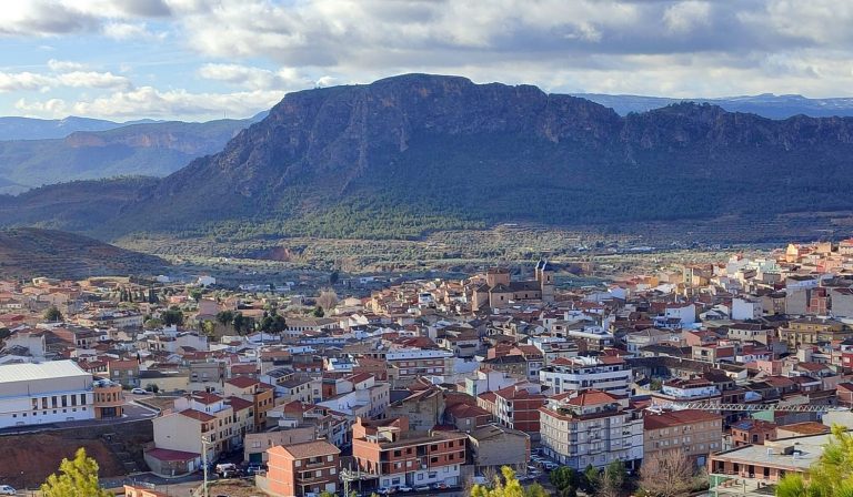 Detenido en Elche de la Sierra por inventarse un robo en su propia casa