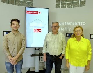 Ramón García orienta a Manuel Serena sobre la aprobación del Presupuesto Anual