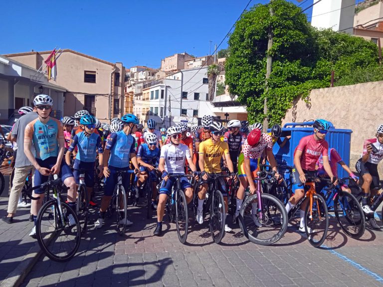 Pau Salvador Garcés gana la VIII Vuelta a Molinicos