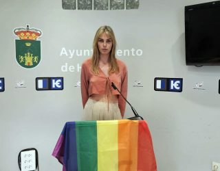 Hellín recibe a las actrices Geena Román y Chloe Santiago en el Orgullo 2024
