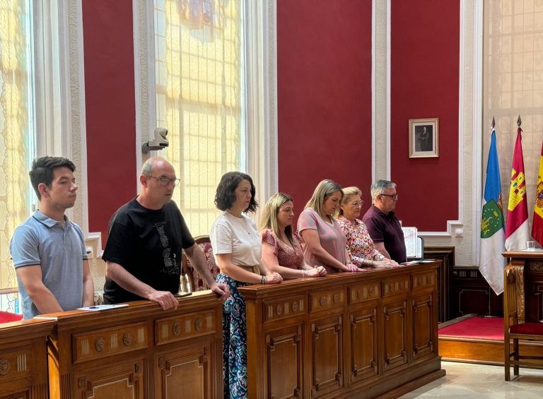 El Pleno del Ayuntamiento de Hellín rinde póstumo homenaje al Cronista Oficial de la Ciudad, Antonio Moreno García