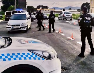 La Policía Local de Hellín refuerza los controles de tráfico y consumo de alcohol durante las fiestas navideñas