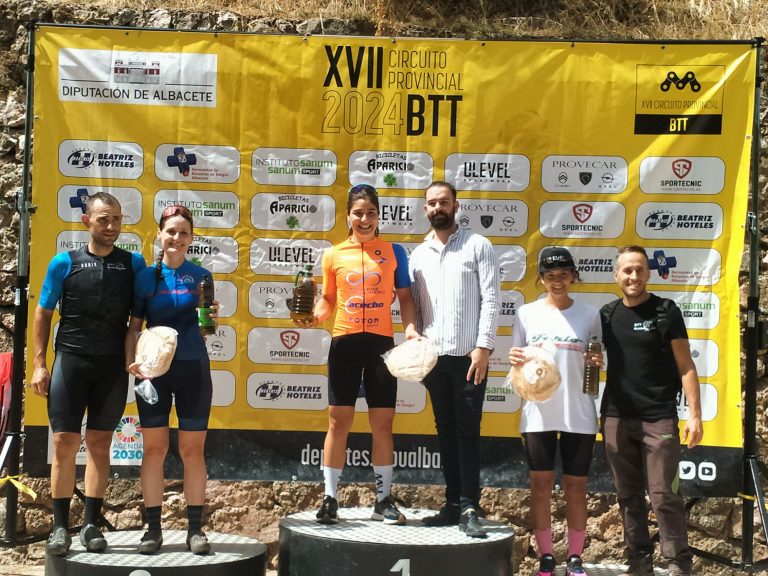 Lucía Navarro brilla en Villaverde de Guadalimar con 17ª Victoria de la temporada para la hellinera