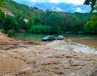 Los bomberos de Hellín intervendrán en el rescate de vehículos arrastrados por la riada en Alcalá del Júcar