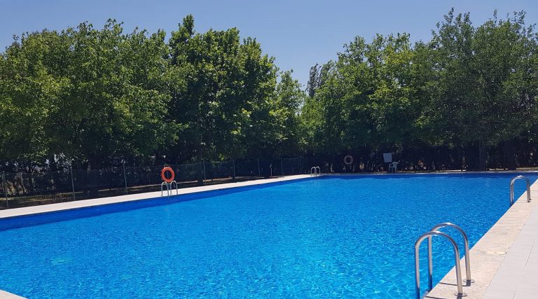 Denuncian la gestión deficiente de la piscina de Agramón tras su cierre por Sanidad el 22 de agosto