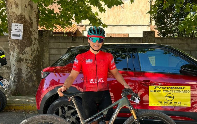 Lucía Navarro se corona en la XX LCRM Gobik Bike Maratón de Riópar