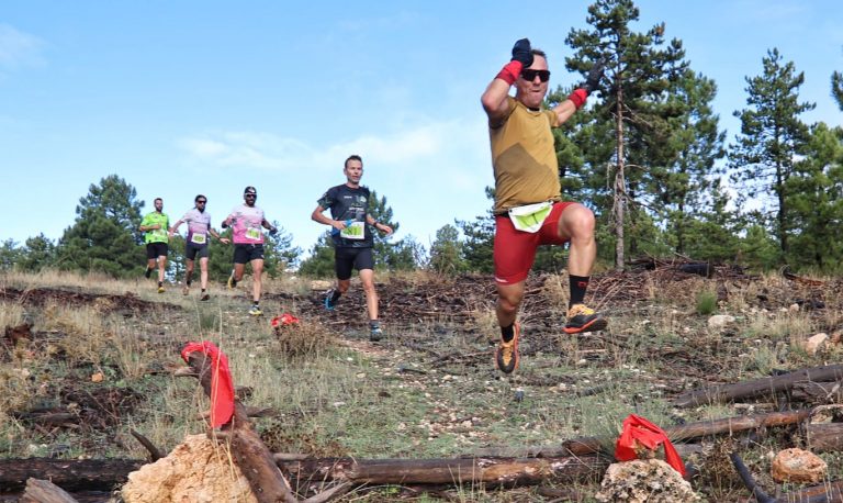 Los hellineros brillan en el III Trail de Vianos 