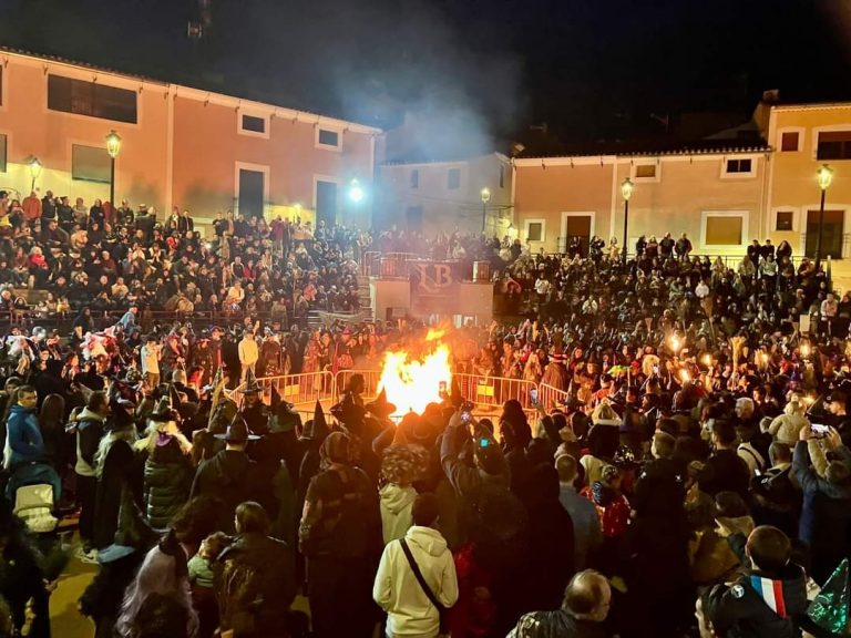 Liétor se convierte en la capital de la magia con 4.000 brujas y brujos
