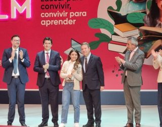La hellinera Inés Sánchez Bleda, reconocida por su trayectoria académica y compromiso con la sostenibilidad