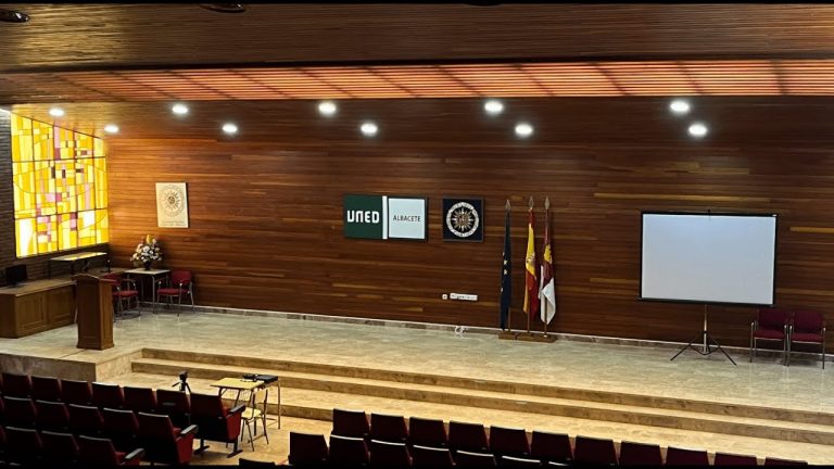 La UNED de Albacete celebra la Apertura del Curso Académico 2024-2025 con un acto de reconocimiento a la trayectoria docente