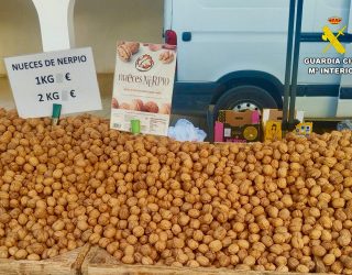 Una operación policial destapa la venta de nueces de Nerpio falsas en el mercadillo de Hellín
