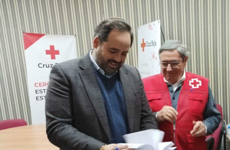 Paco Núñez destaca la labor de Cruz Roja y aborda desafíos regionales durante su visita a Hellín
