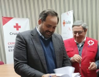 Paco Núñez destaca la labor de Cruz Roja y aborda desafíos regionales durante su visita a Hellín