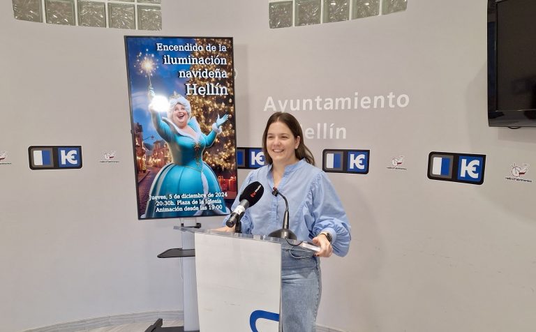 Miriam García responde al PSOE sobre la iluminación navideña
