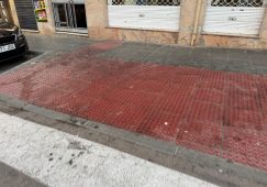 Brilla la Navidad en Hellín, pero no por la limpieza de sus calles