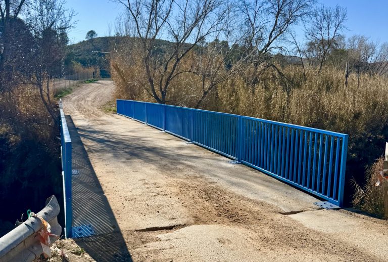 Instalan una nueva valla en la presa de San Diego tras las quejas vecinales