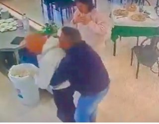 Un guardia civil fuera de servicio salva la vida de un hombre un restaurante de Hellín