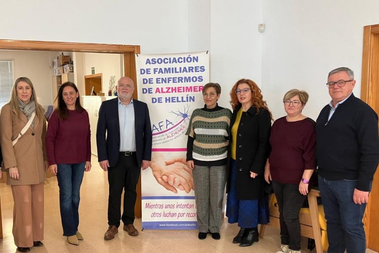 Pedro Antonio Ruiz Santos visita las instalaciones de AFA Hellín