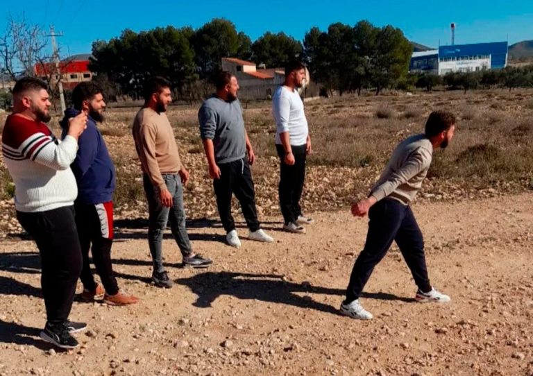 El Barrio del Calvario revive el tradicional deporte de la Bolea
