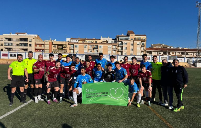 El Hellín C.F. se acerca al play-off con una contundente victoria (4-1) ante el Higueruela