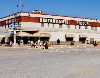 Se salva de un incendio saltando por la ventana en el Restaurante Pascual