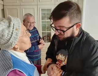 Cocituber llega a Hellín y se rinde ante las lentejas de ‘Abuela Luscinda’