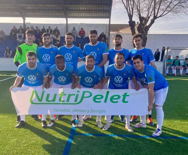 Juanmi obra el milagro y el Hellín CF vence con un golazo desde el centro del campo (1-2)