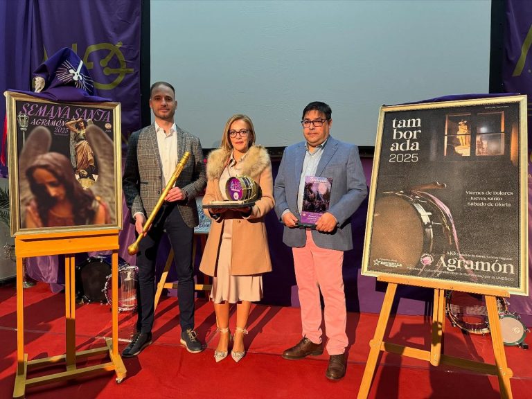 Agramón presenta los carteles y la revista de su Semana Santa 2025