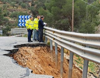 Fomento sin fecha de reapertura para la CM-3203 en Ayna tras el socavón