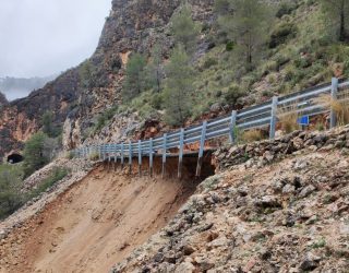 La carretera CM-3203 está cerrada en ambos sentidos en la base del Puerto del Pontarrón (km 60, Aýna)