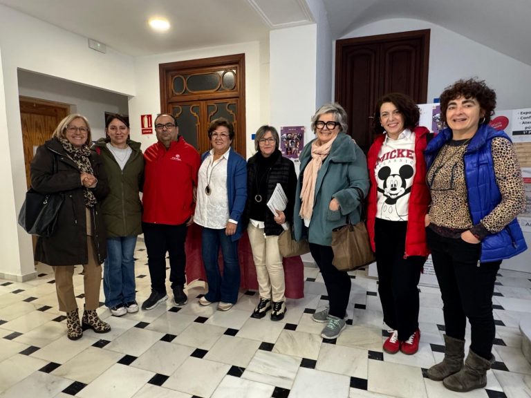 Hellín rinde homenaje a las trabajadoras del hogar en un emotivo acto en el Archivo Municipal