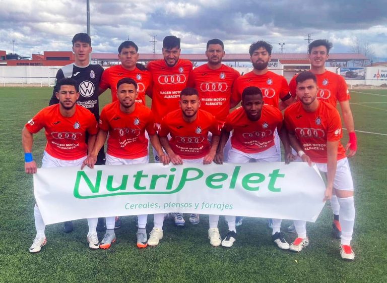 Hellín C.F. vence en Barrax 1-3 y se coloca tercero en la clasificación