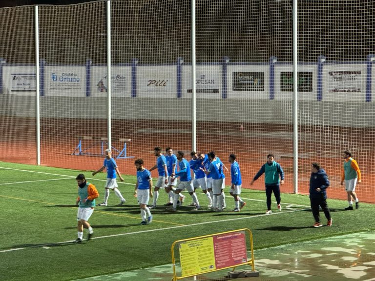 El Hellín impone su ley y gana con autoridad al C.D. Las Mesas