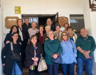 Emotivo reencuentro de antiguos alumnos de la escuela de Tedelche tras más de 60 años