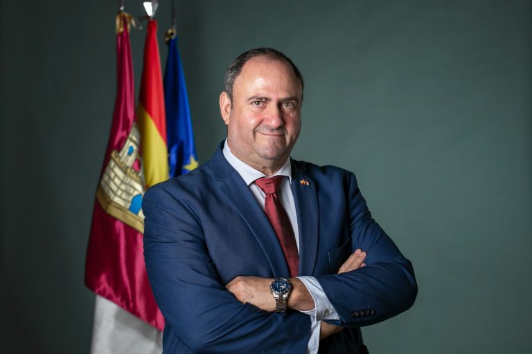Entrevista a Julián Martinez Lizán consejero de Agricultura, Ganadería y Desarrollo Rural