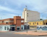 Inseguridad en la Avda. de la Constitución, el abandono del antiguo silo de cereales pone en peligro a los vecinos